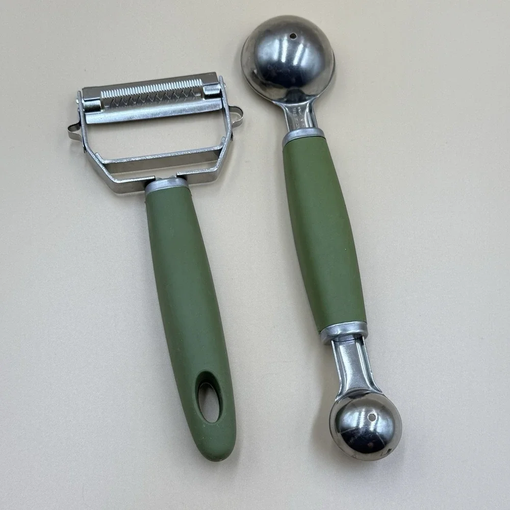 Melon Baller Potato Peeler Flower Design Plastic Handle Green Retro Kitchen MCM